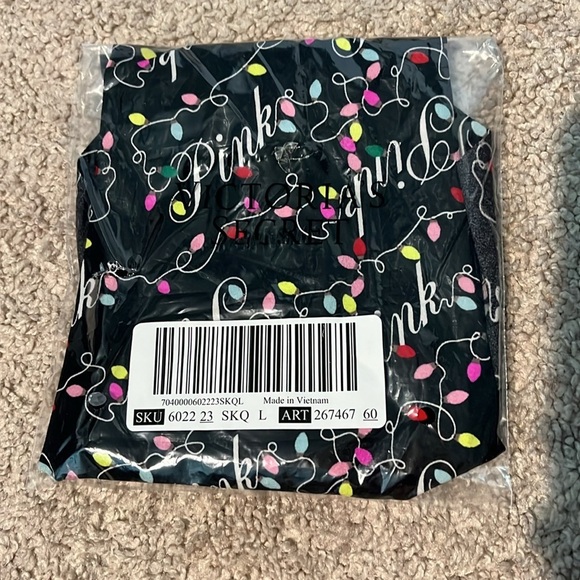 5pc VS Pink Panty Bundle - Picture 2 of 7